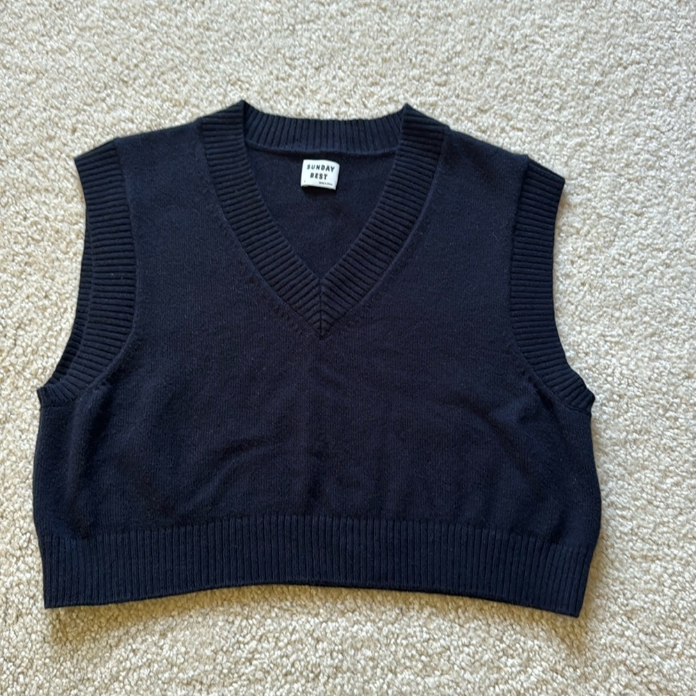 Aritzia Sunday Best sweater vest navy blue